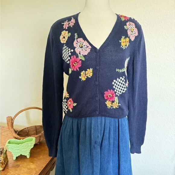 Vintage Floral hand Embroidered Knit Sweater Navy‎ V-Neck Cottagecore 3-D - Picture 2 of 11
